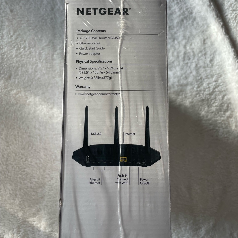 NETGEAR AC1750 WiFi Router - Picture 2 of 4